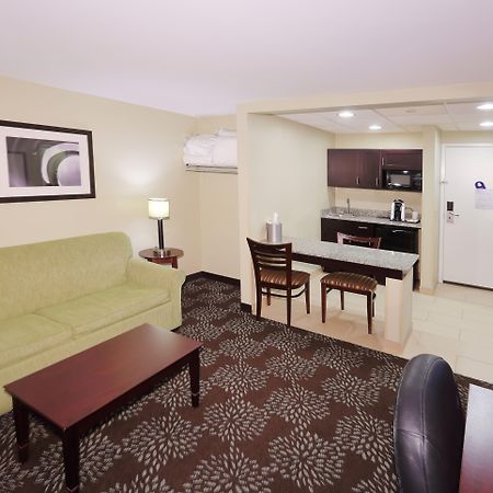 Holiday Inn Express Pittsburgh West - Greentree, An Ihg Hotel Crafton Экстерьер фото