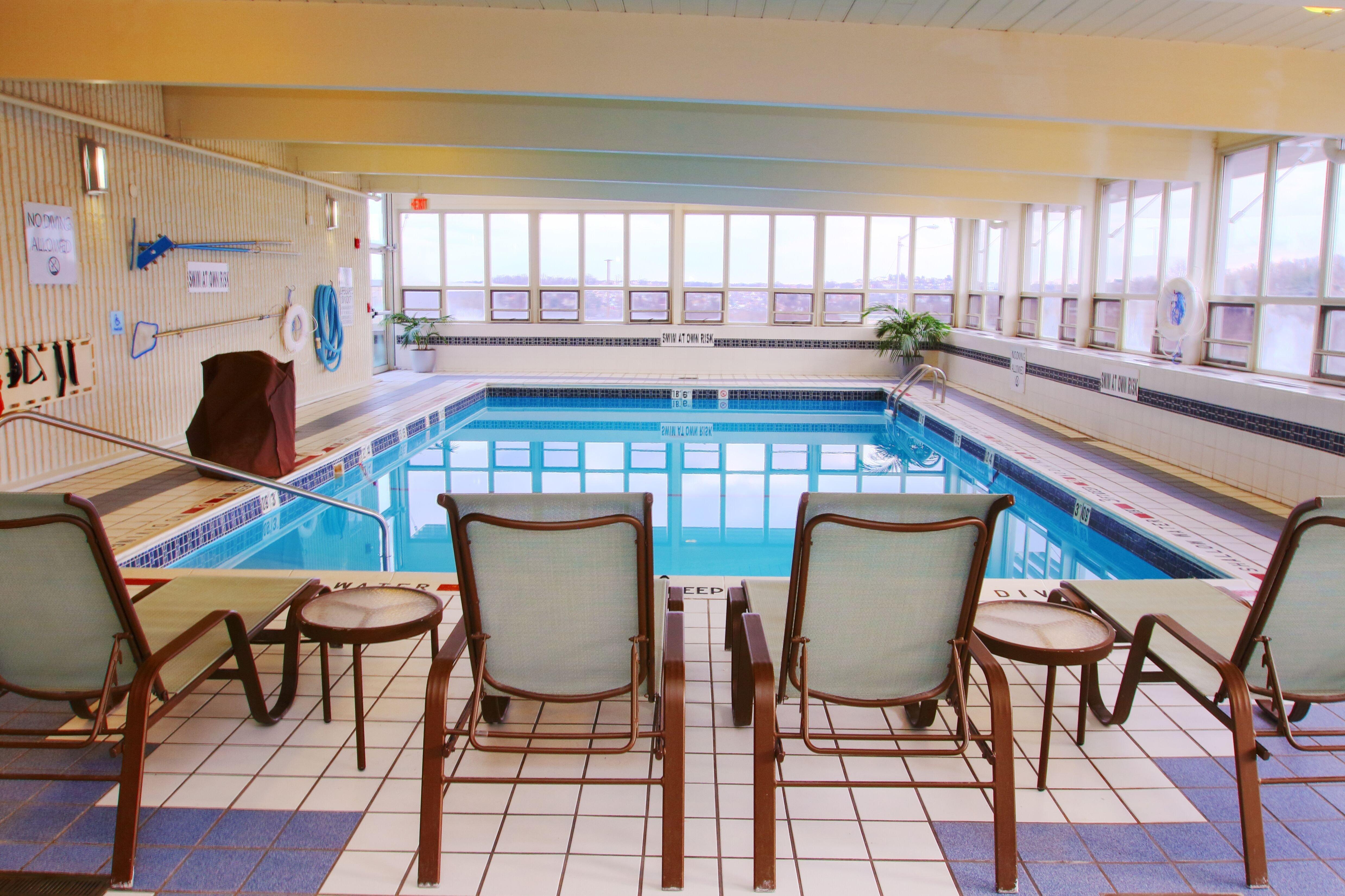 Holiday Inn Express Pittsburgh West - Greentree, An Ihg Hotel Crafton Экстерьер фото