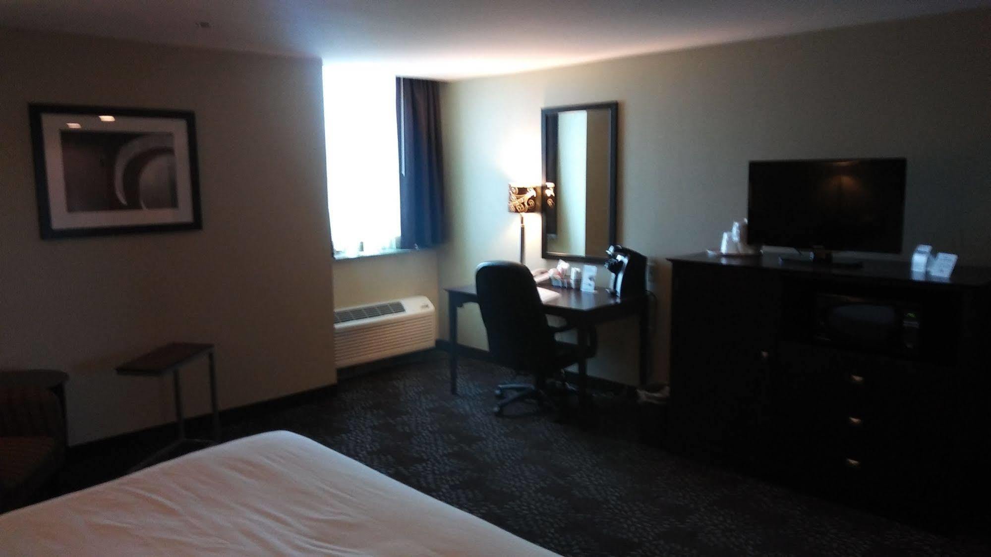 Holiday Inn Express Pittsburgh West - Greentree, An Ihg Hotel Crafton Экстерьер фото