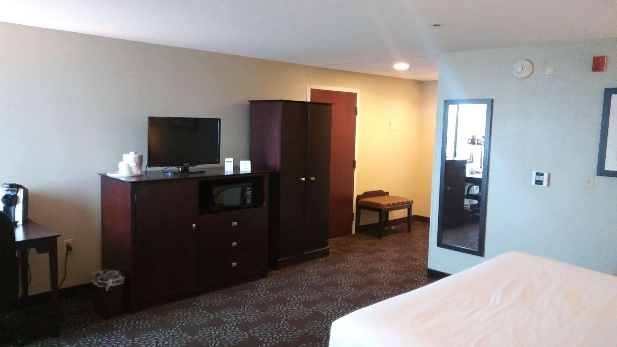 Holiday Inn Express Pittsburgh West - Greentree, An Ihg Hotel Crafton Экстерьер фото