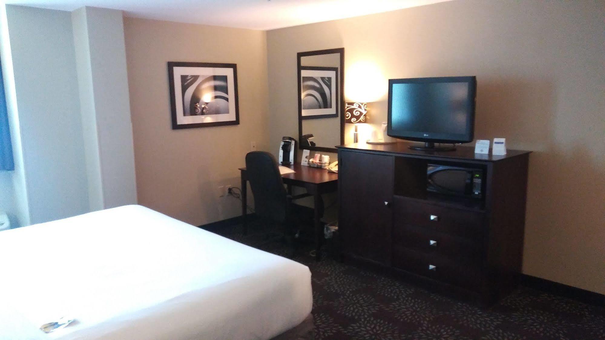 Holiday Inn Express Pittsburgh West - Greentree, An Ihg Hotel Crafton Экстерьер фото